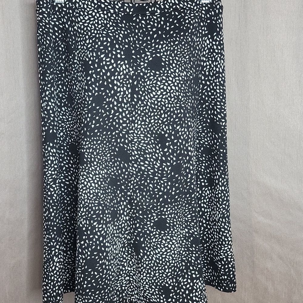 LIZ CLAIBORNE Black and White Stretch A Line Skirt Medium - Picture 4 of 5